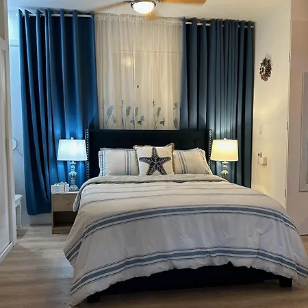 Studio Apartment 5 Minutes From Beach St. Petersburg Exterior photo