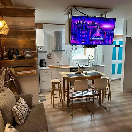 Studio Apartment 5 Minutes From Beach St. Petersburg Exterior photo