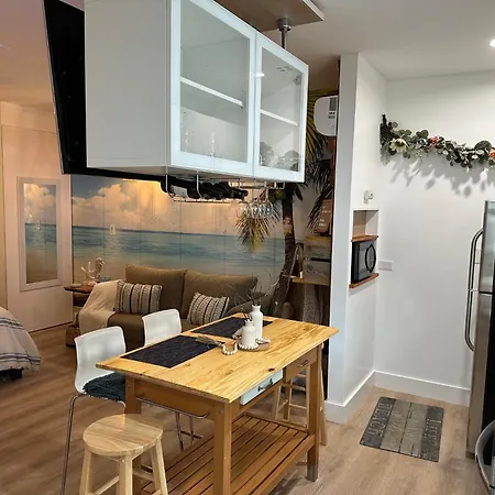 Studio Apartment 5 Minutes From Beach St. Petersburg Exterior photo