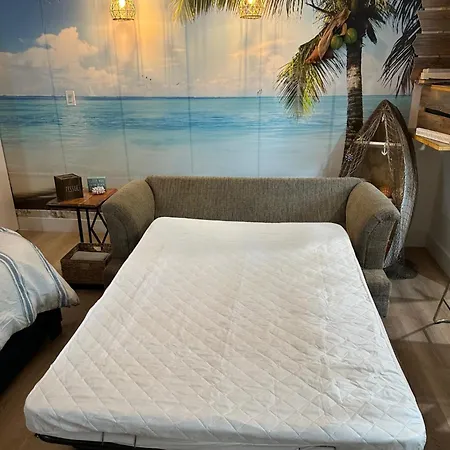 Studio Apartment 5 Minutes From Beach St. Petersburg Exterior photo